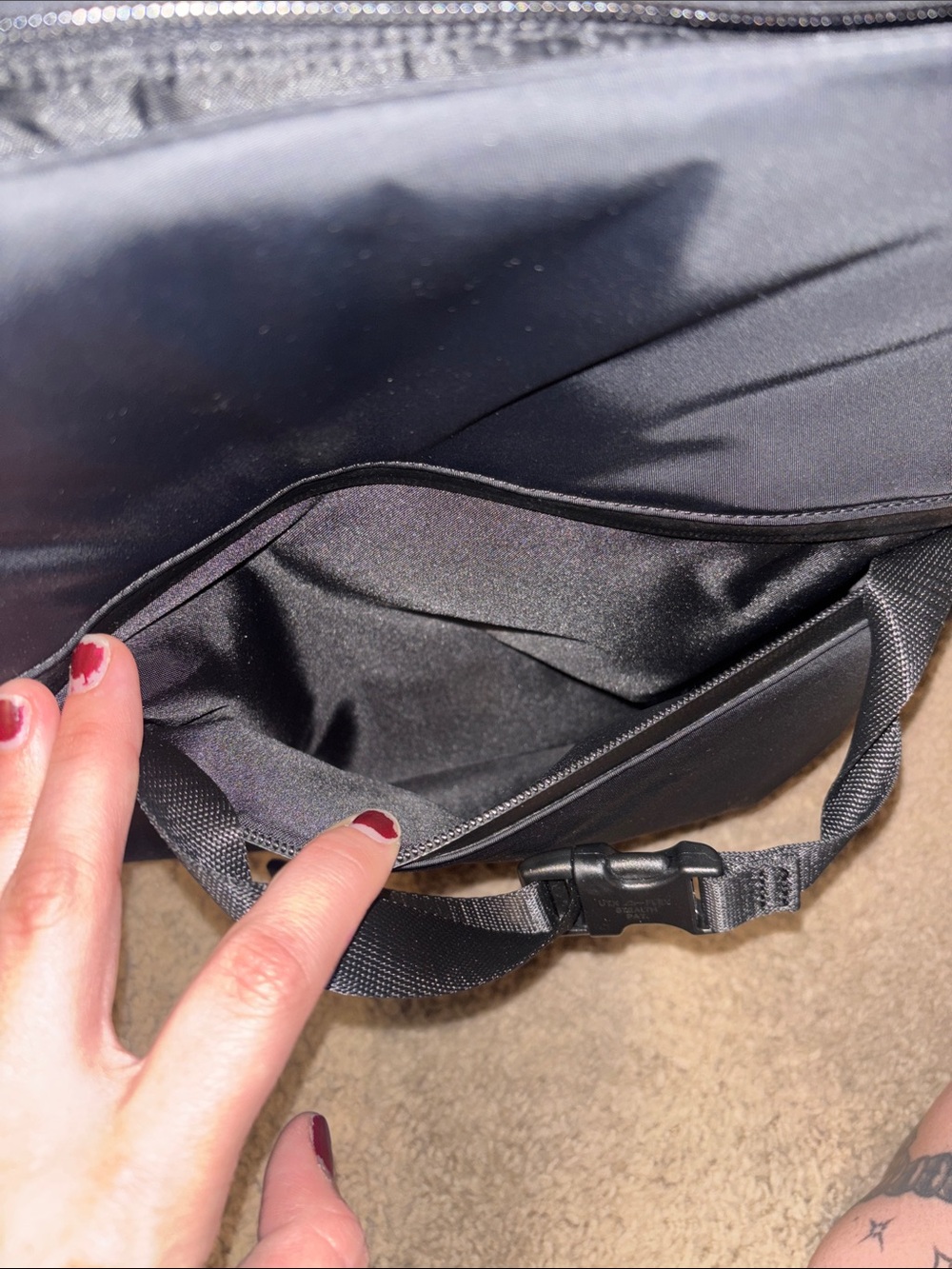 lululemon Go Getter Padded Weekender Bag in Black - Picture 7 of 8